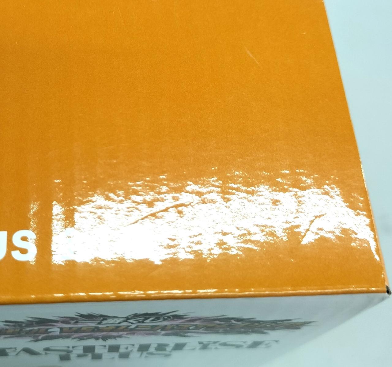 箱に傷みが見受けられます。