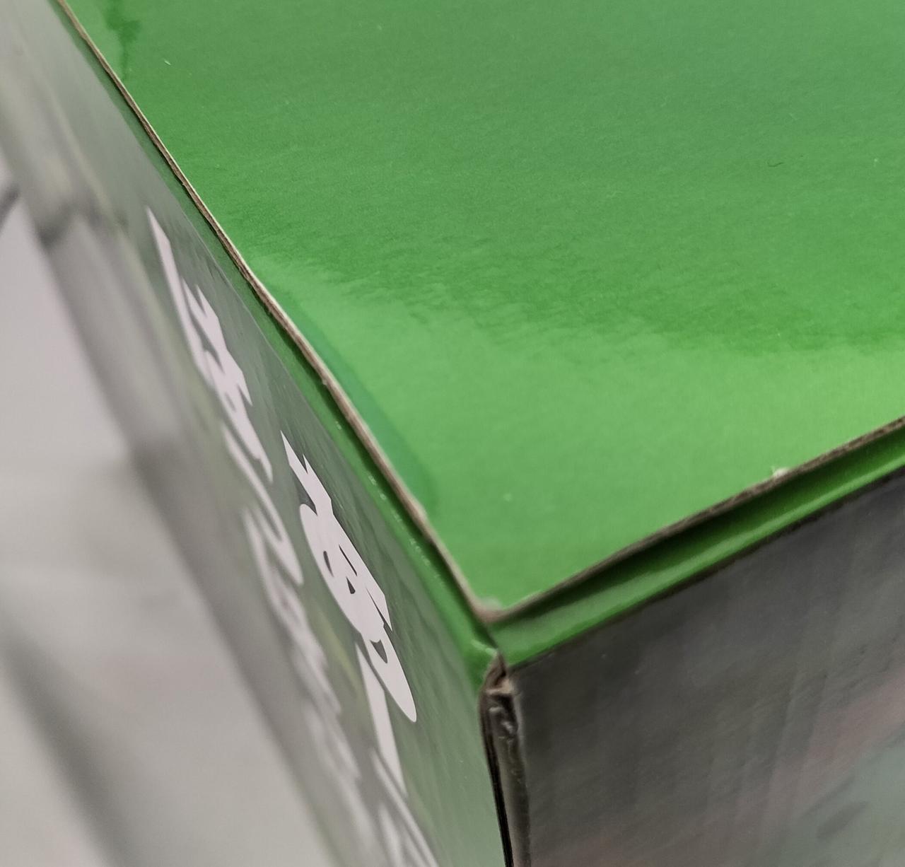 箱に傷みが見受けられます。