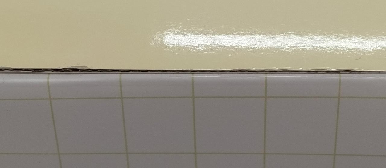 箱に傷みが見受けられます。