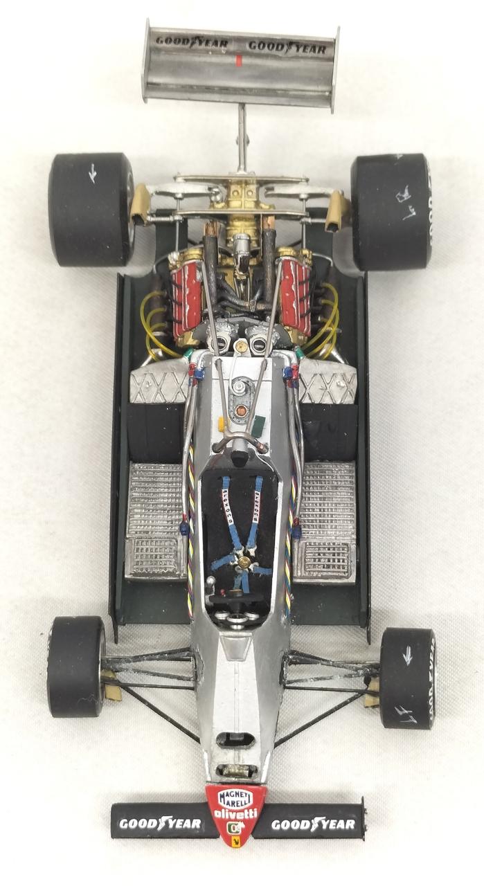 タイヤに書き込みがあります。