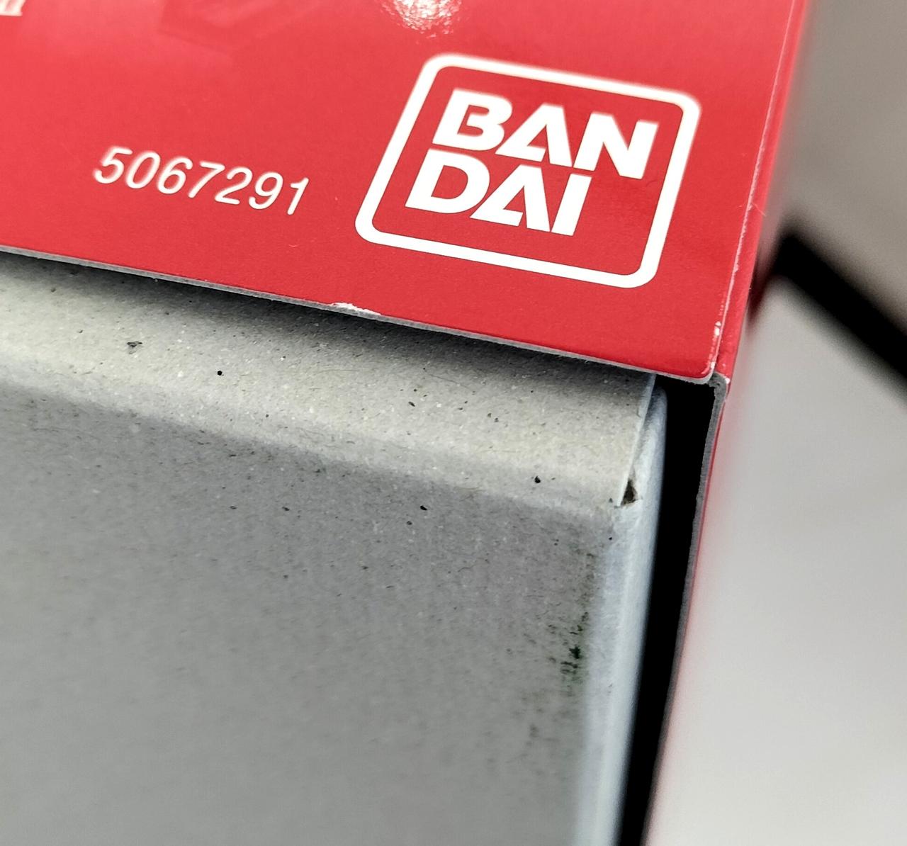 箱に傷みが見受けられます。