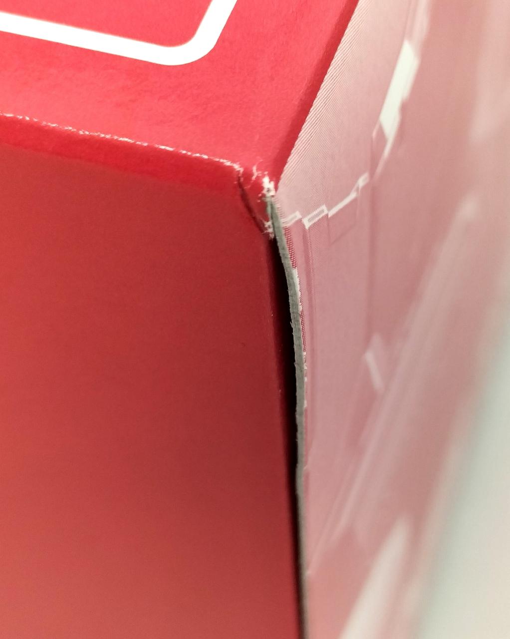 箱に傷みが見受けられます。