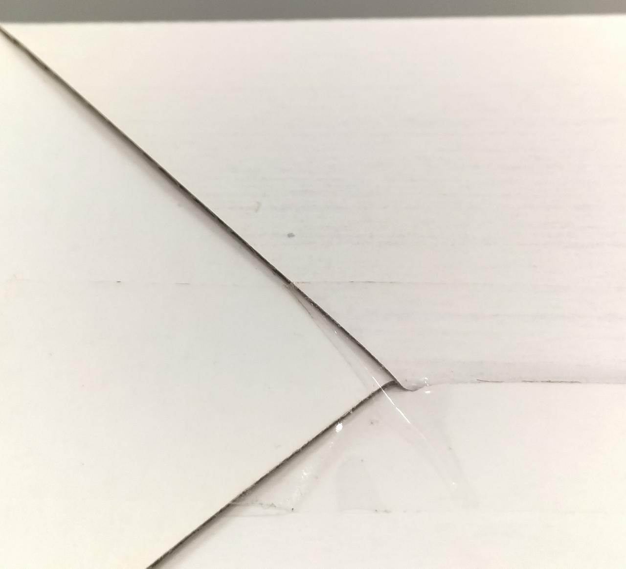 箱に汚れが見受けられます。