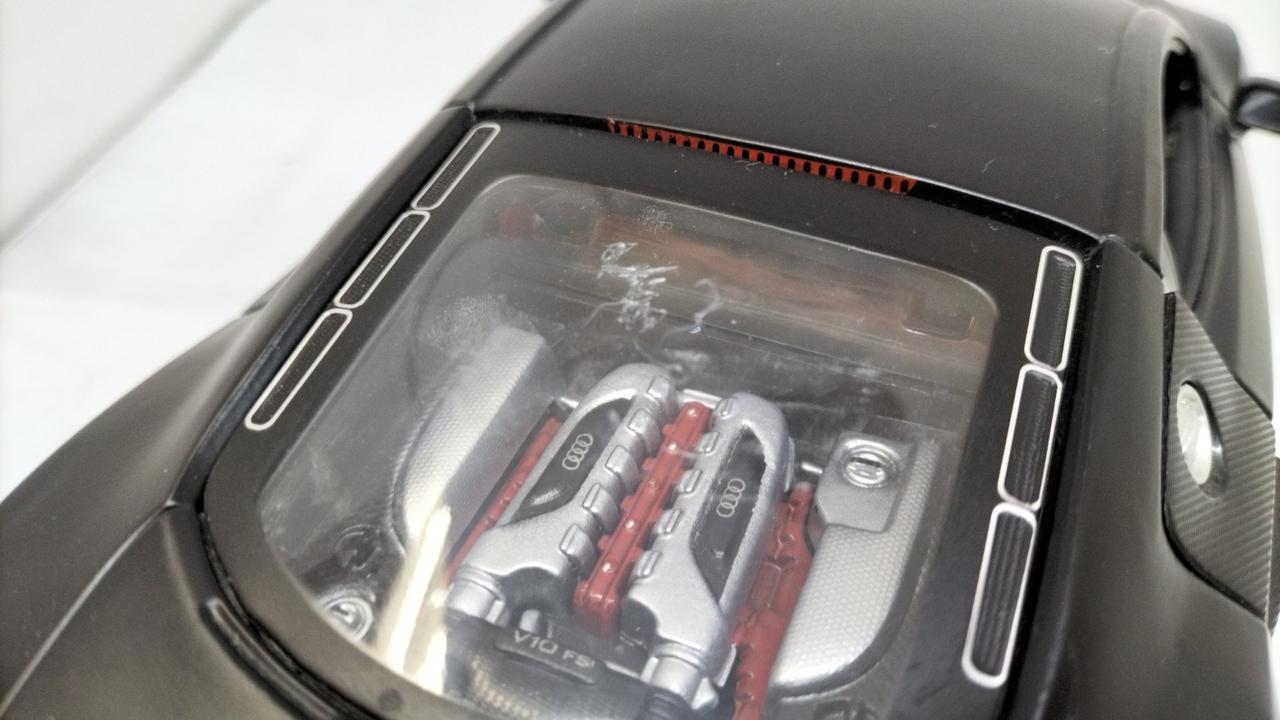 リアガラス　キズあり