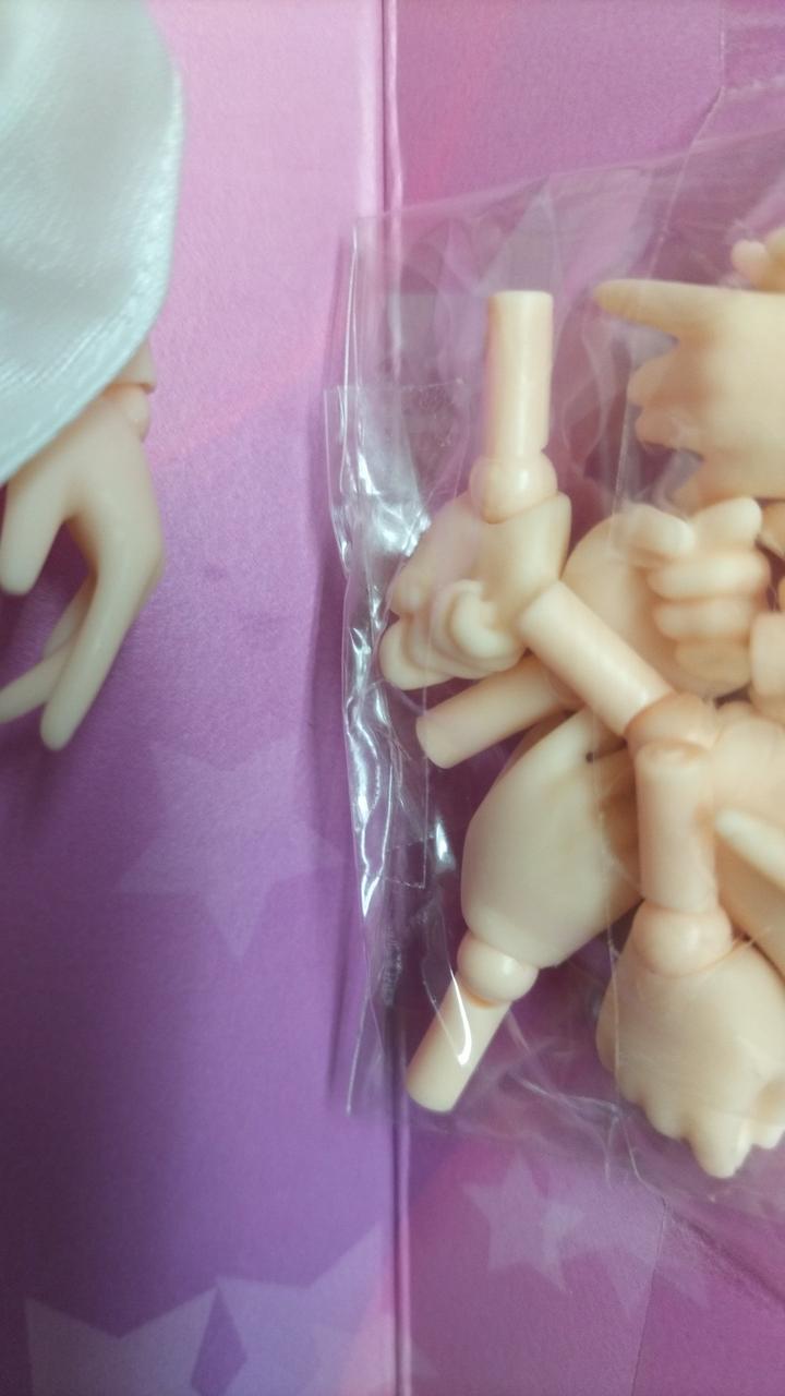 破れていたのでテープ止めしています