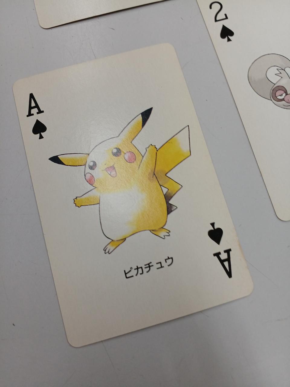カードは全体的に色褪せがあります
