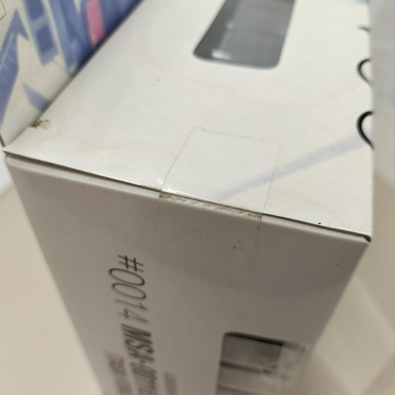 本体未開封です