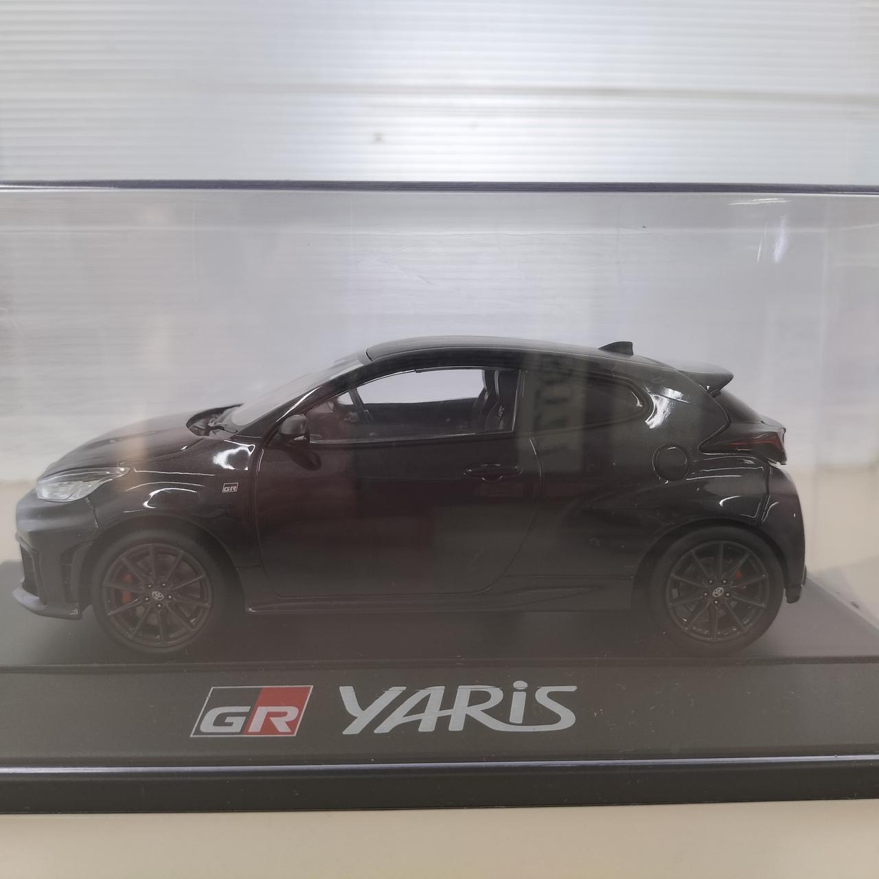 GRヤリス　カラーサンプルミニカー　プレシャスブラックパール　黒 新型GRヤリス ミニカー カラーサンプル プレシャスブラックパ