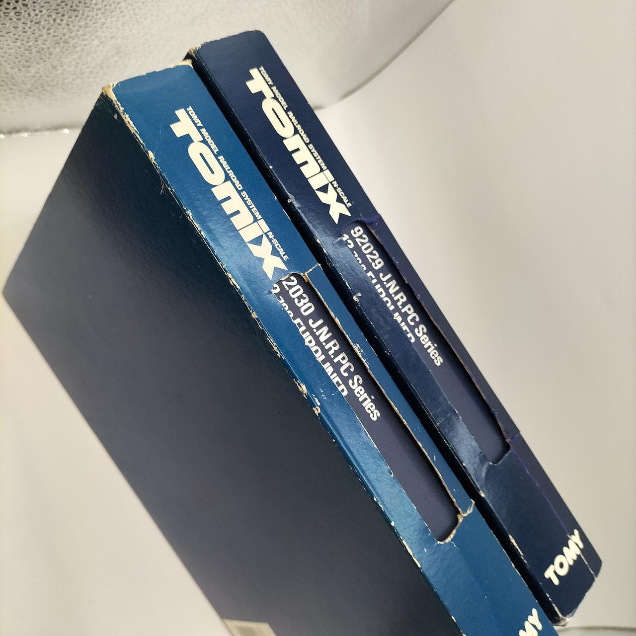 箱ケース破れイタミあり