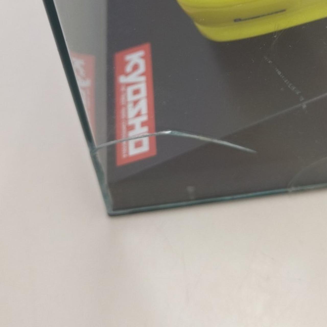 ケースヒビあり