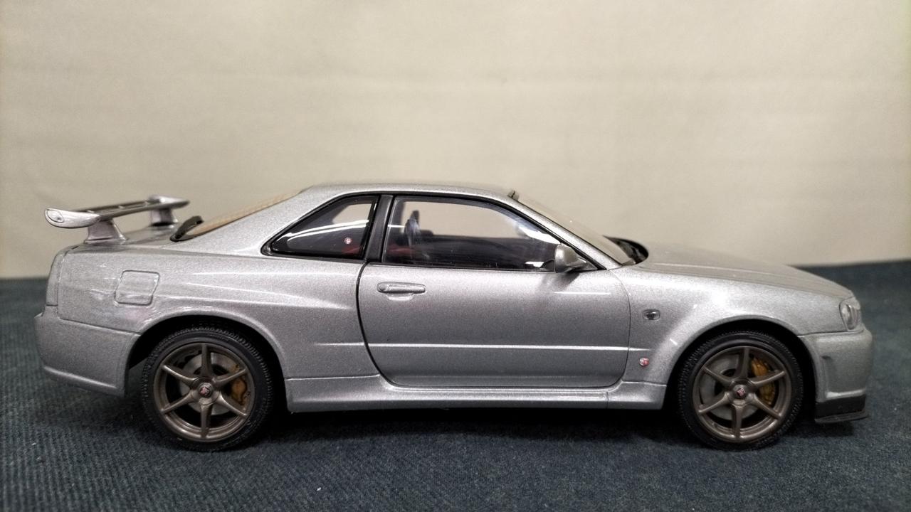 EBBRO|ニッサン スカイラインGT-R R34 V-SPEC II|HARDOFFオフモール