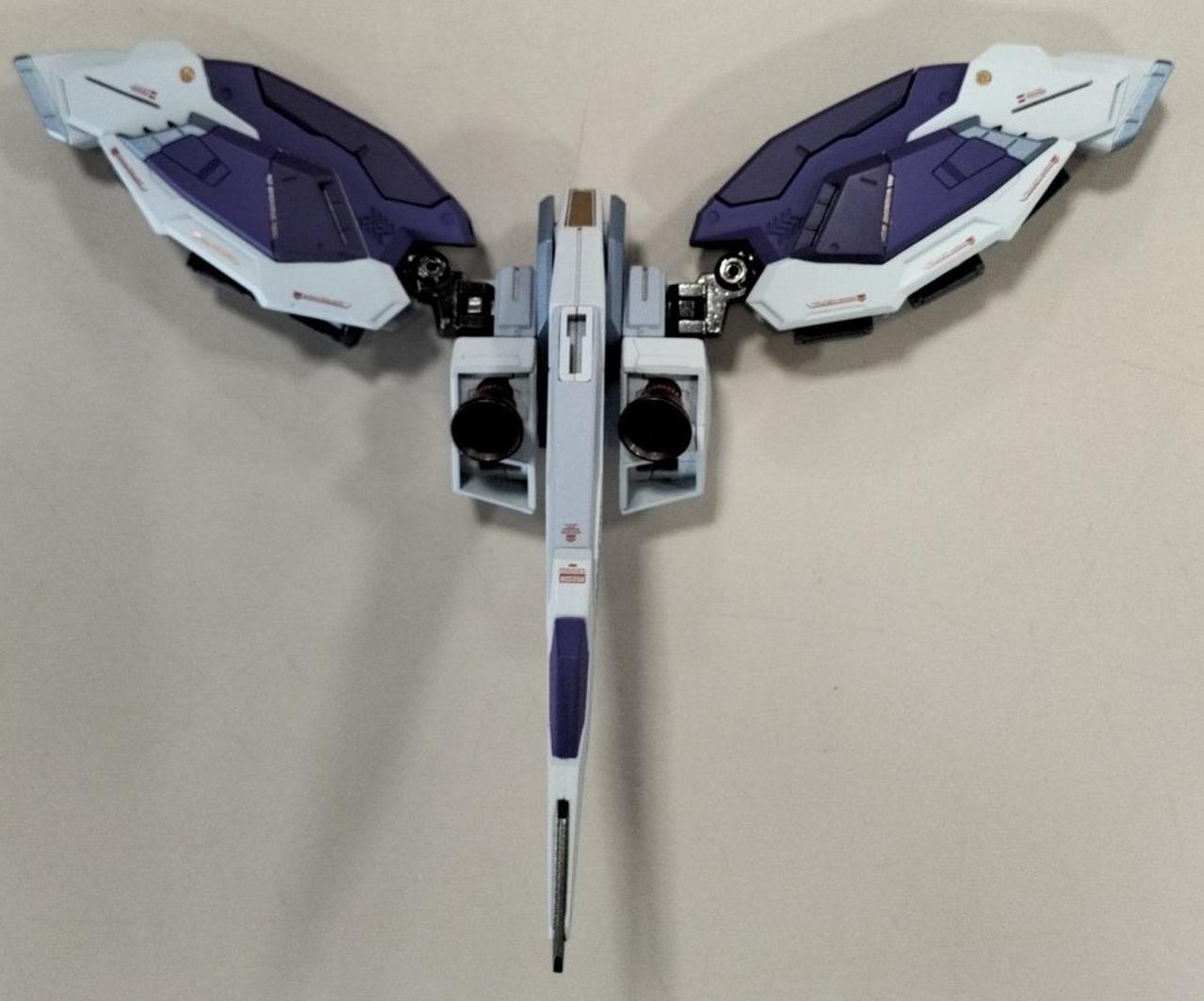 振るとカラカラと音がします。