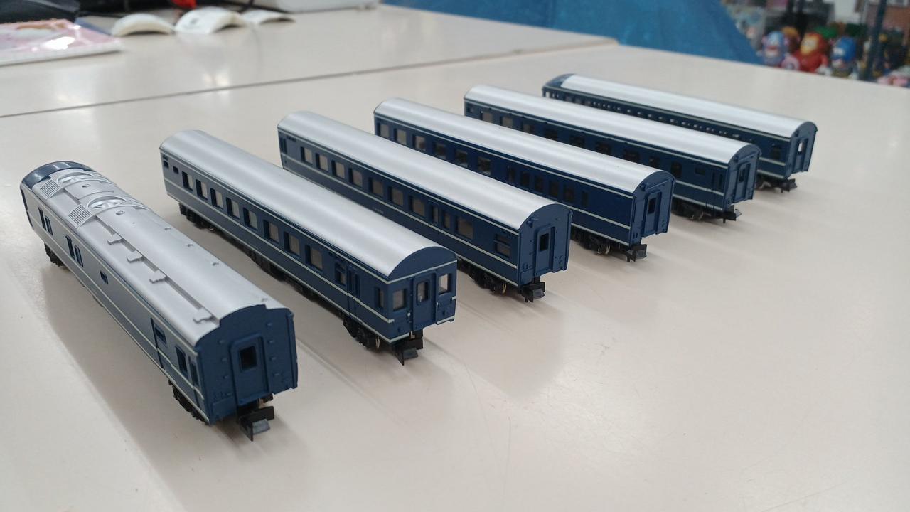 KATO 20系寝台車セット 10-305 Amazon.co.jp: カトー KATO 1/150 20系 特急形寝台客車 6両