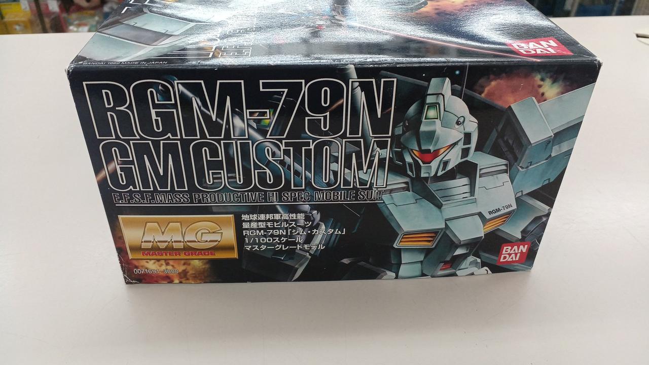 【未開封】MG 1/100 RGM-79N ジムカスタム MG 1/100 RGM-79N ジムカスタム│株式会社BANDAI SPIRITS