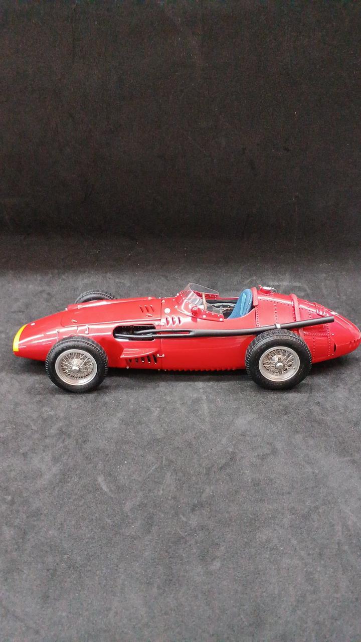 特価 CMC (1/18) マセラティ250F CMC 1/18 MASERATI 250 F 1957