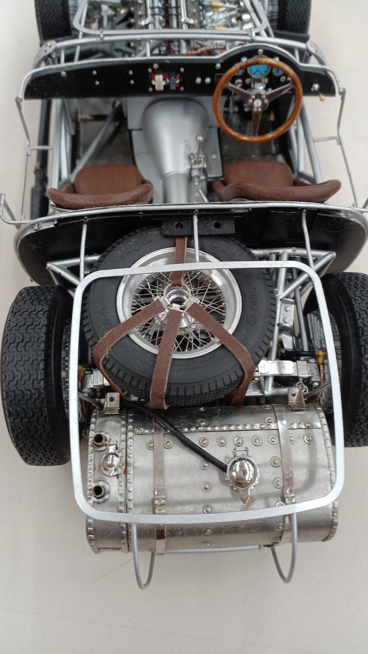 3000台限定　CMC 1/18 マセラティ　300S 1956 1956 Maserati 300S Rolling Chassis 1/18 Diecast Model by CMC