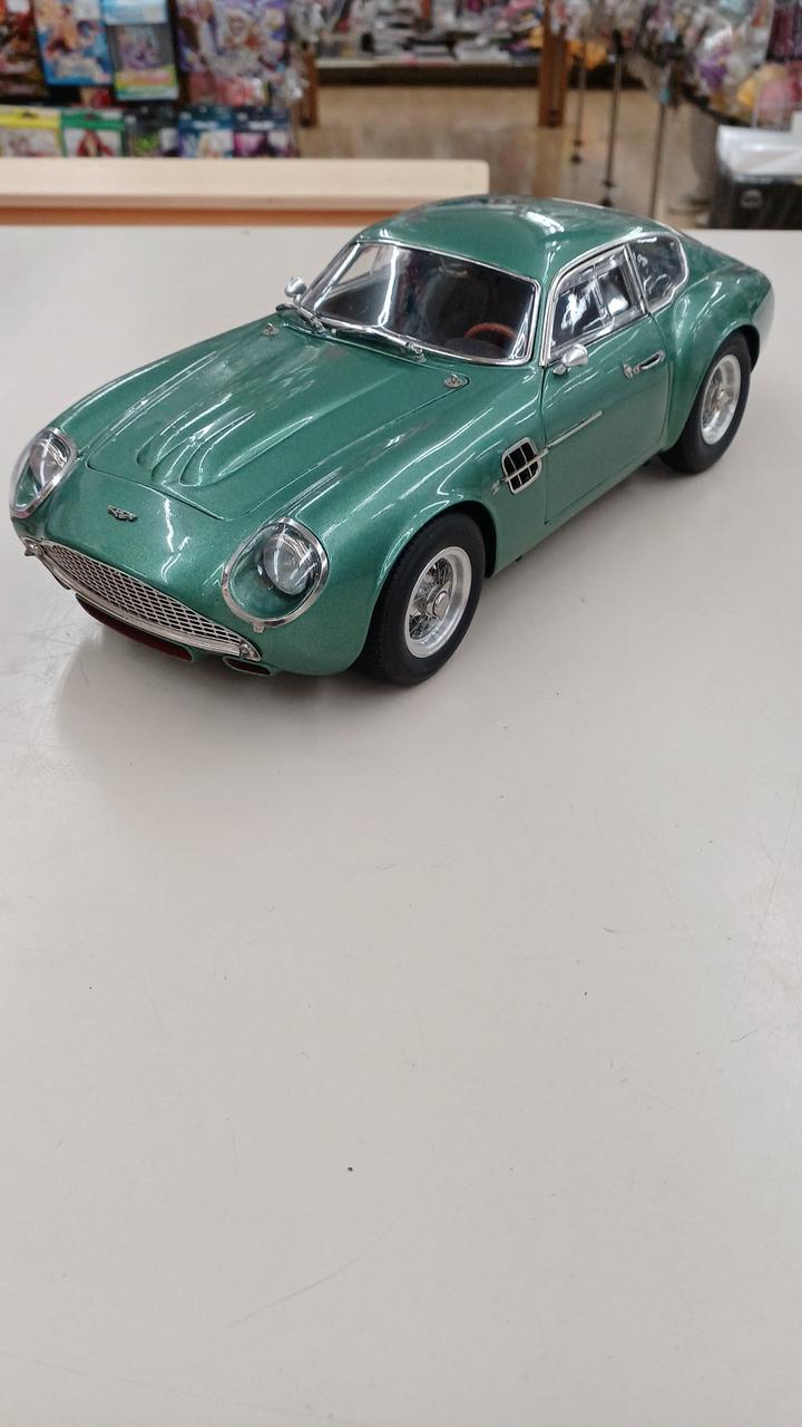 CMC 1/18 アストンマーティン DB4 GTツァガート ASTON MARTIN DB4 GT Zagato 1961 / 1:18 CMC car model / 4k
