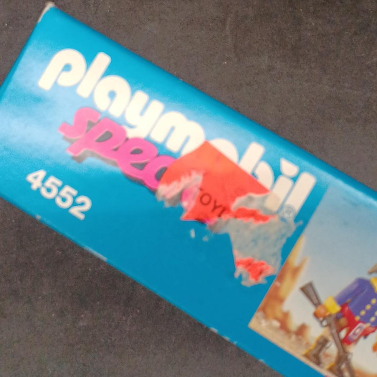 シールの跡あります