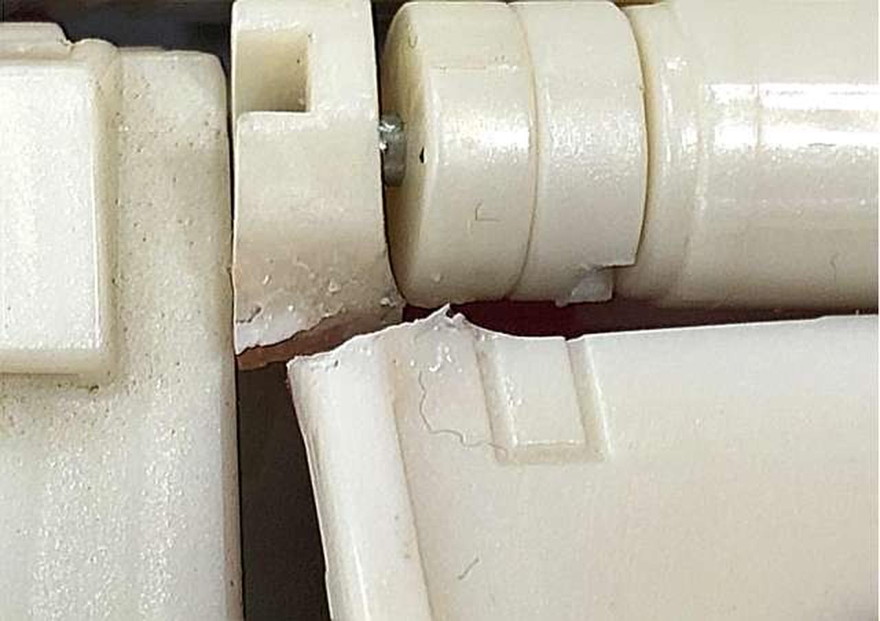 破損、修正跡あり