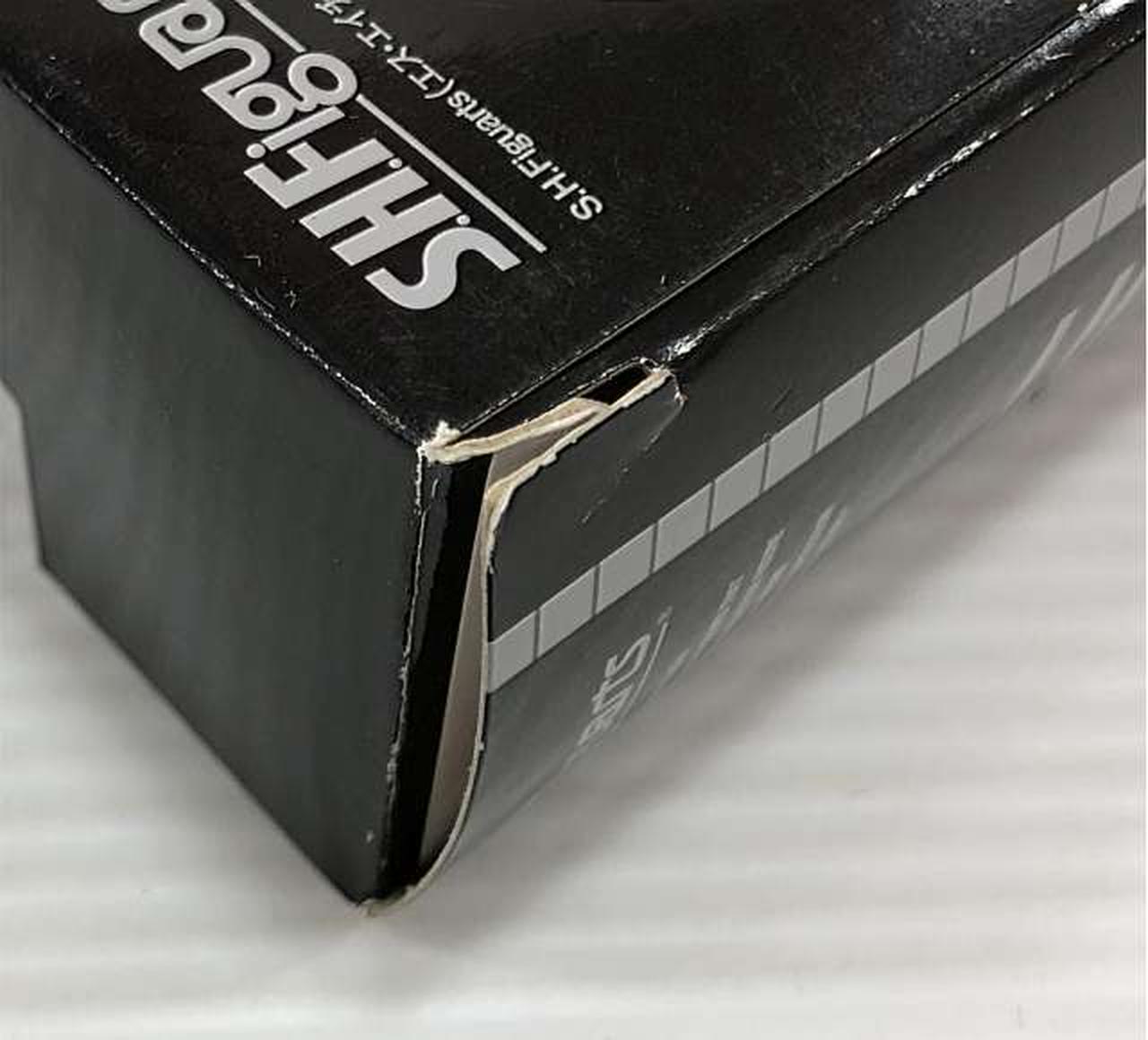 外箱ダメージあり