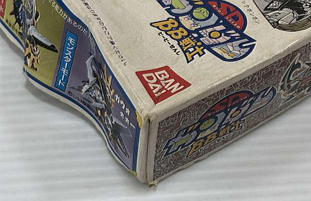 外箱ダメージあり