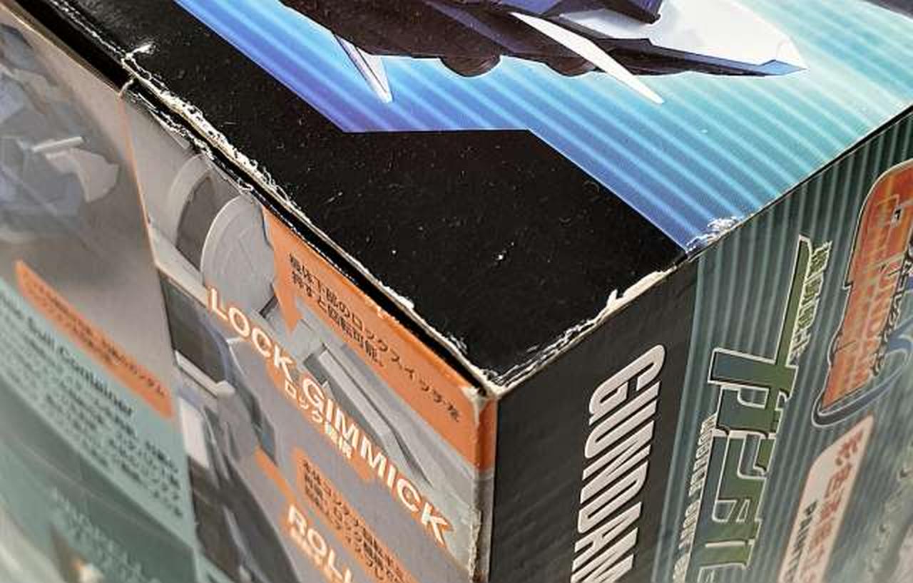 外箱ダメージあり