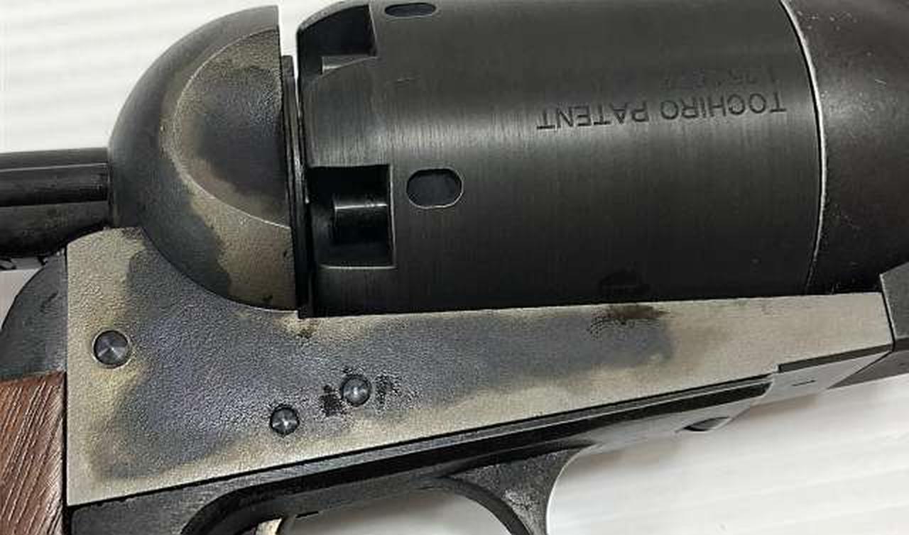 シリンダー付近に日焼けのようなものあり