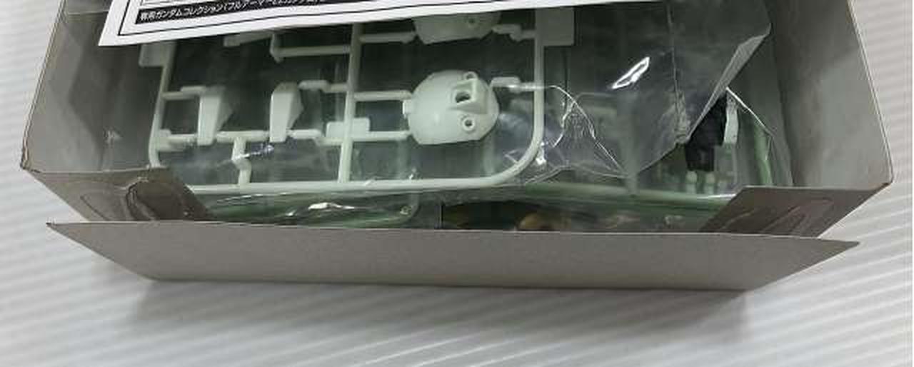 外箱一部接着がはずれかけています