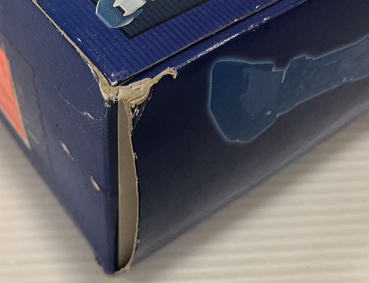 外箱ダメージあり