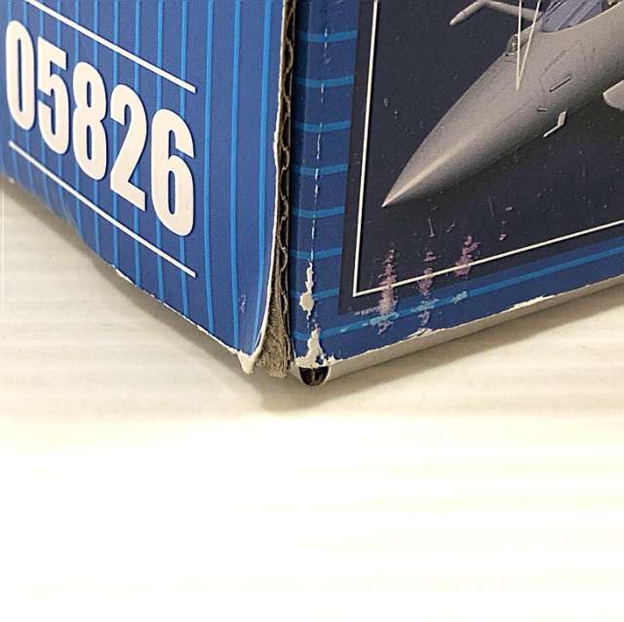 外箱ダメージあり