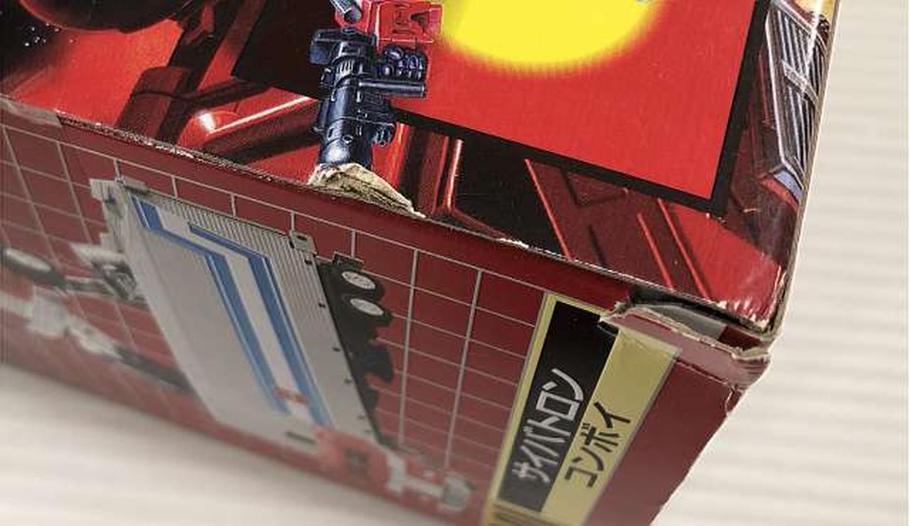 外箱ダメージあり