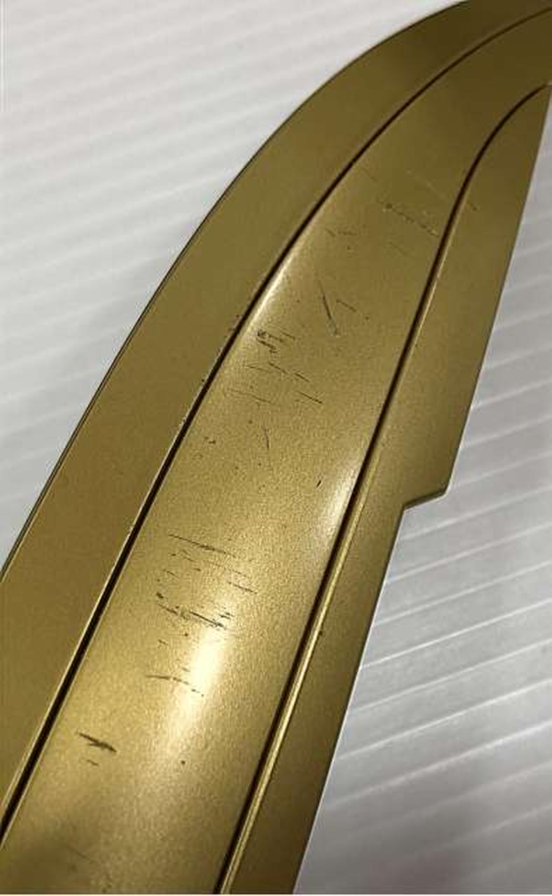 本体に細かいキズあり