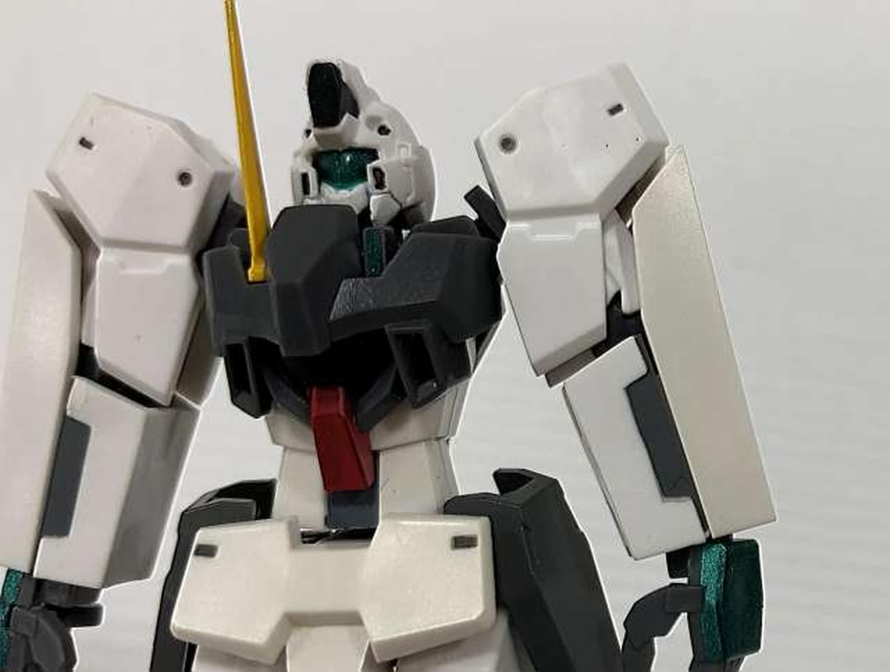 肩部分日焼けによる変色あり