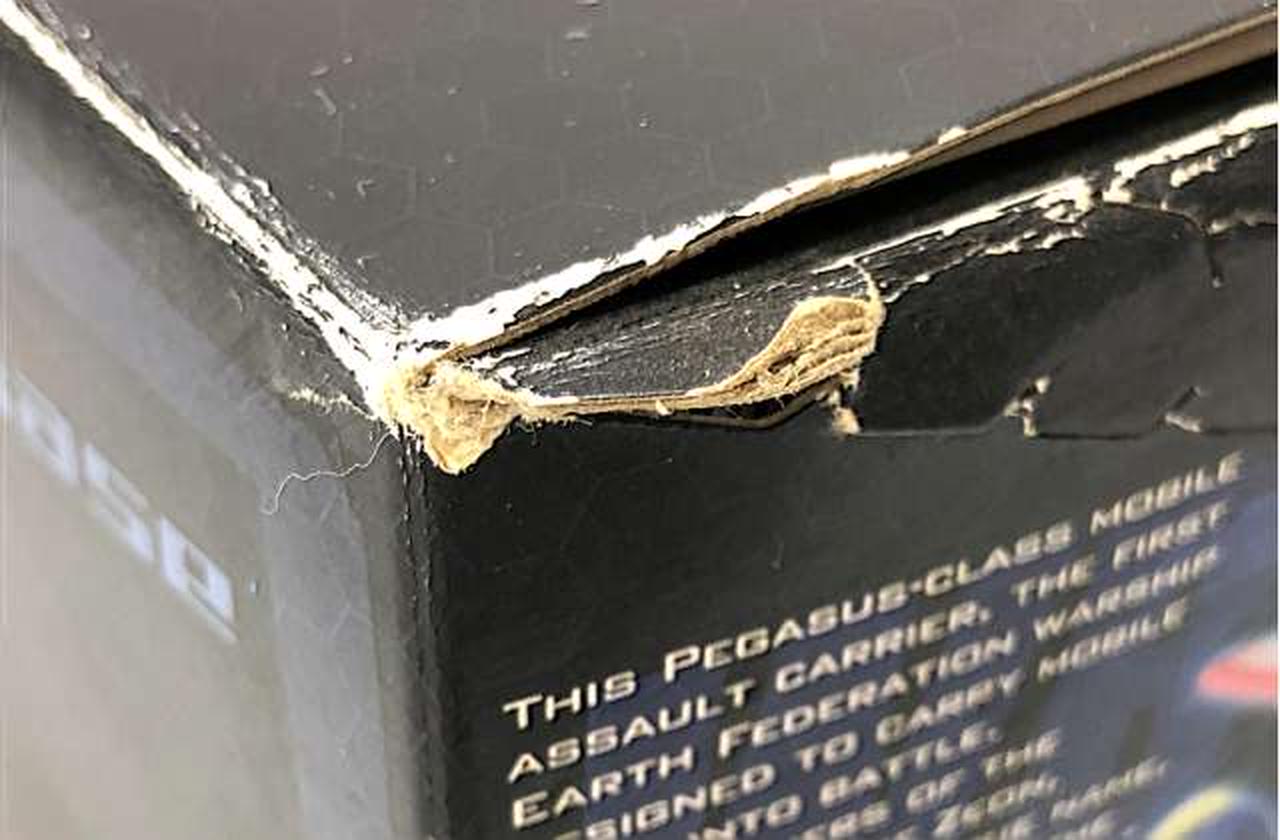 外箱ダメージあり