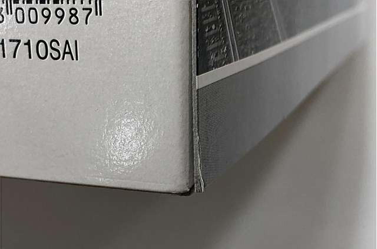 外箱ダメージあり