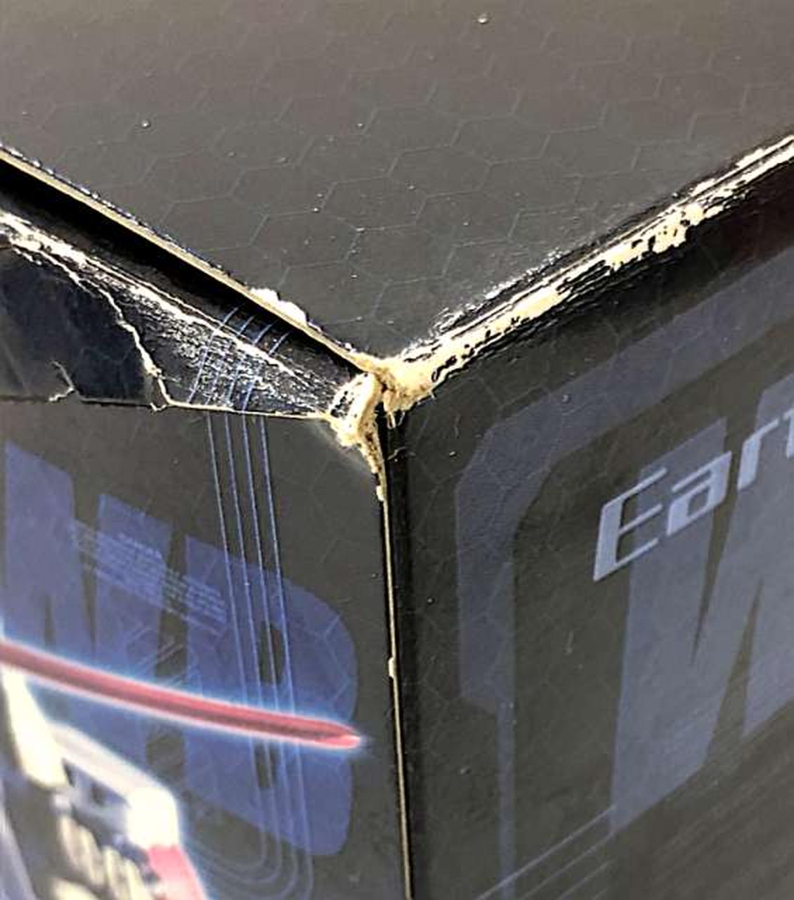 外箱ダメージあり