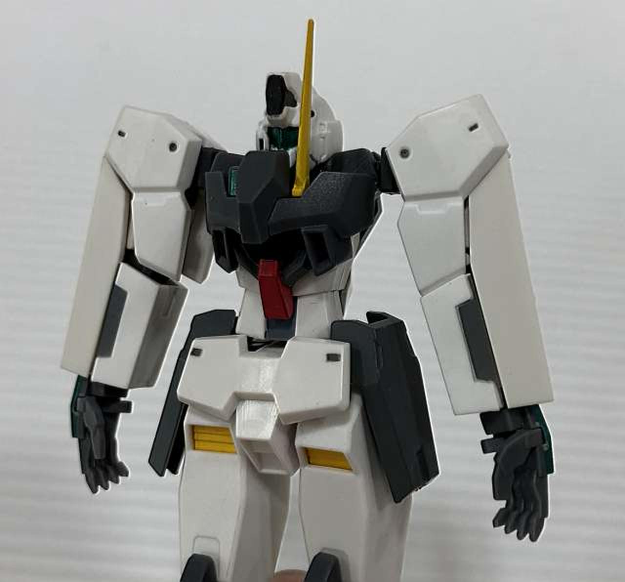 肩部分日焼けによる変色あり