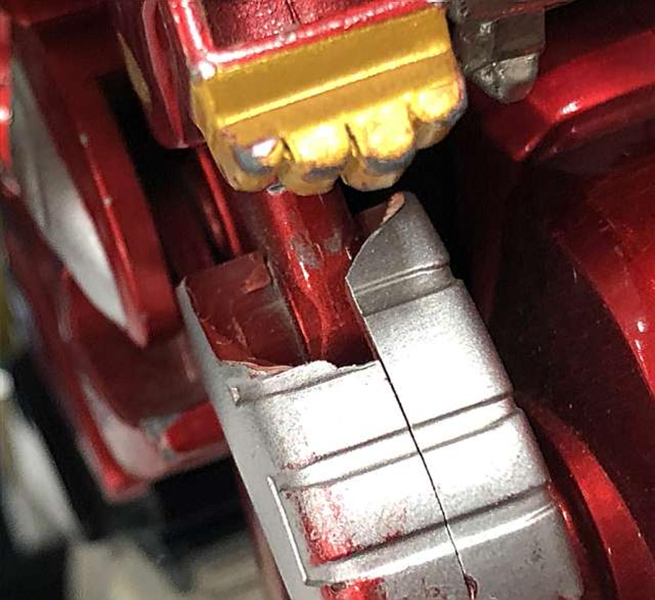 ガオライオンの一部破損あり