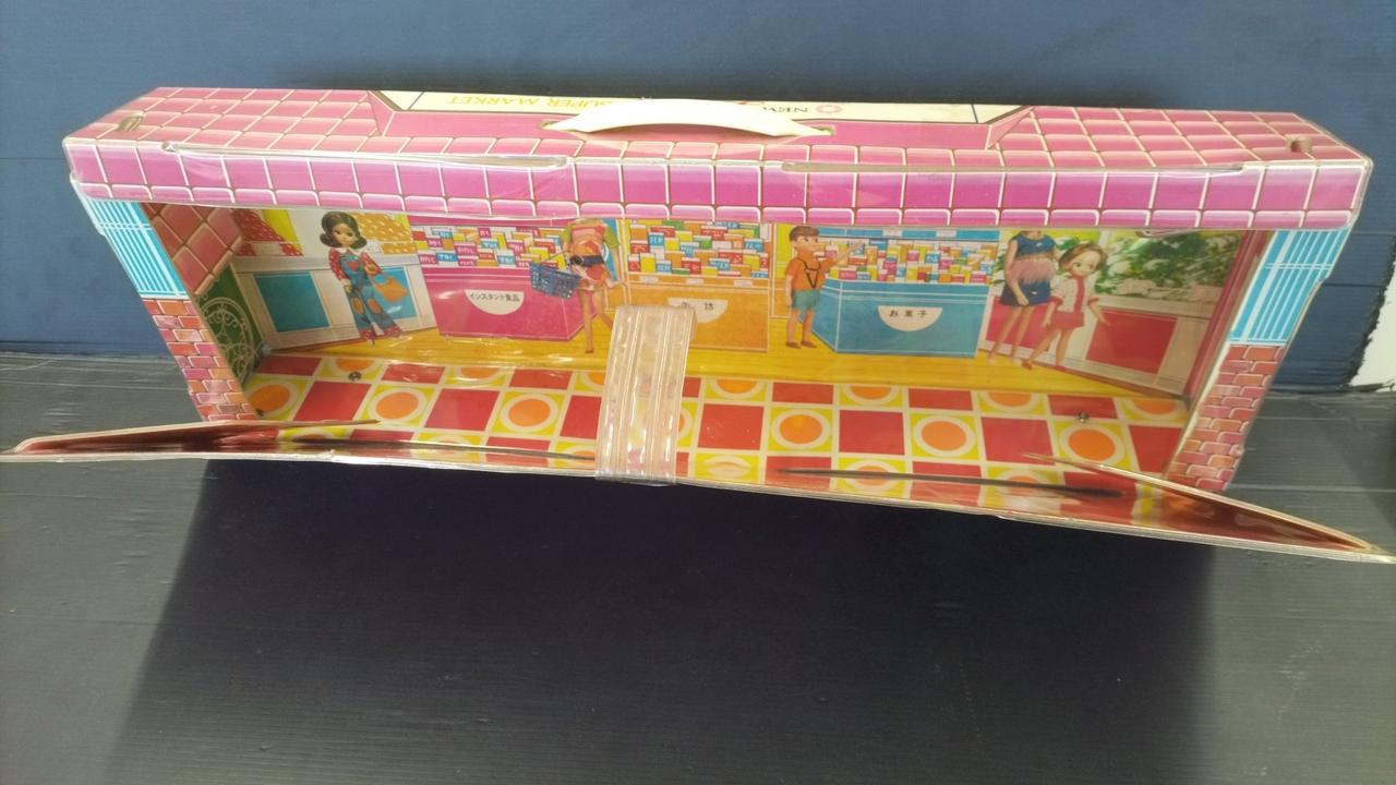 押さえなければ、ここまでしか開けません。