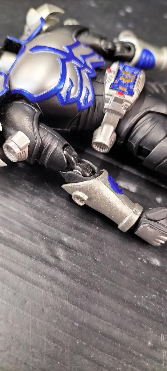 腕パーツ欠品です。