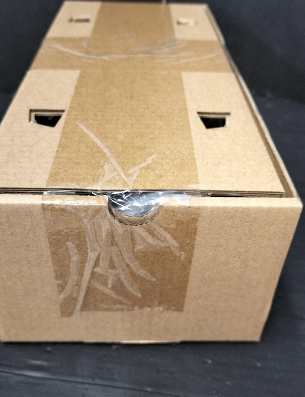 中箱未開封品です。