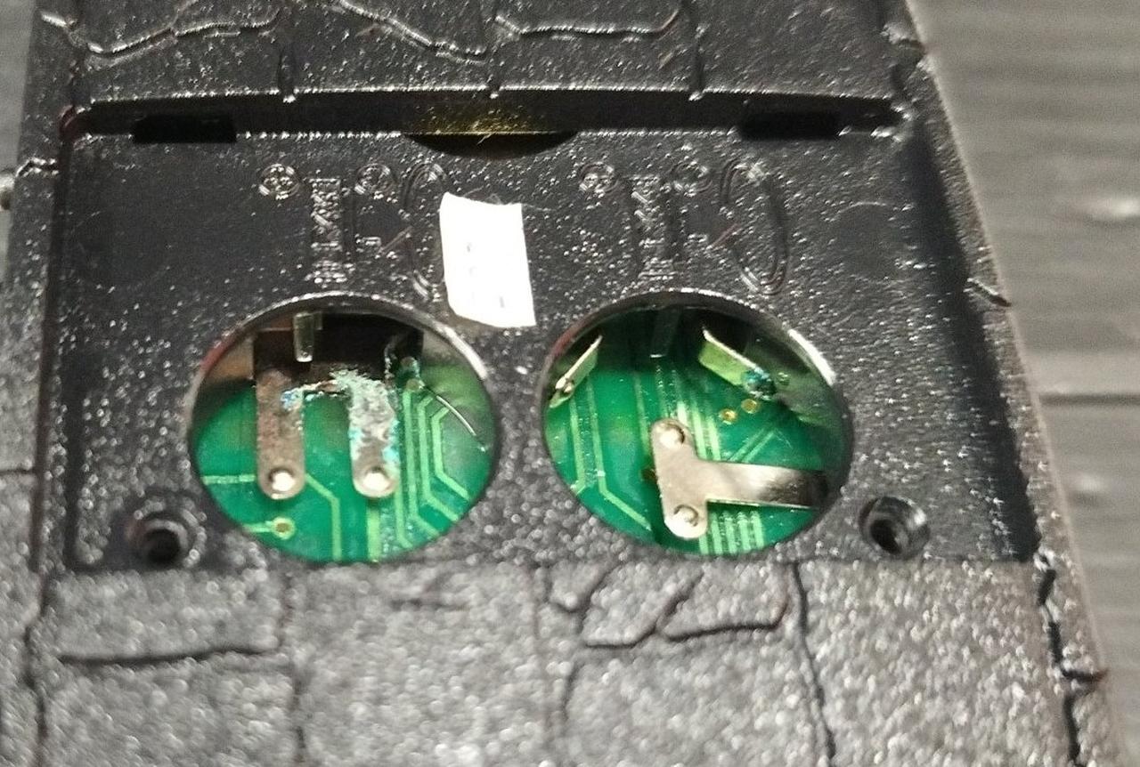 液漏れ跡有りです。