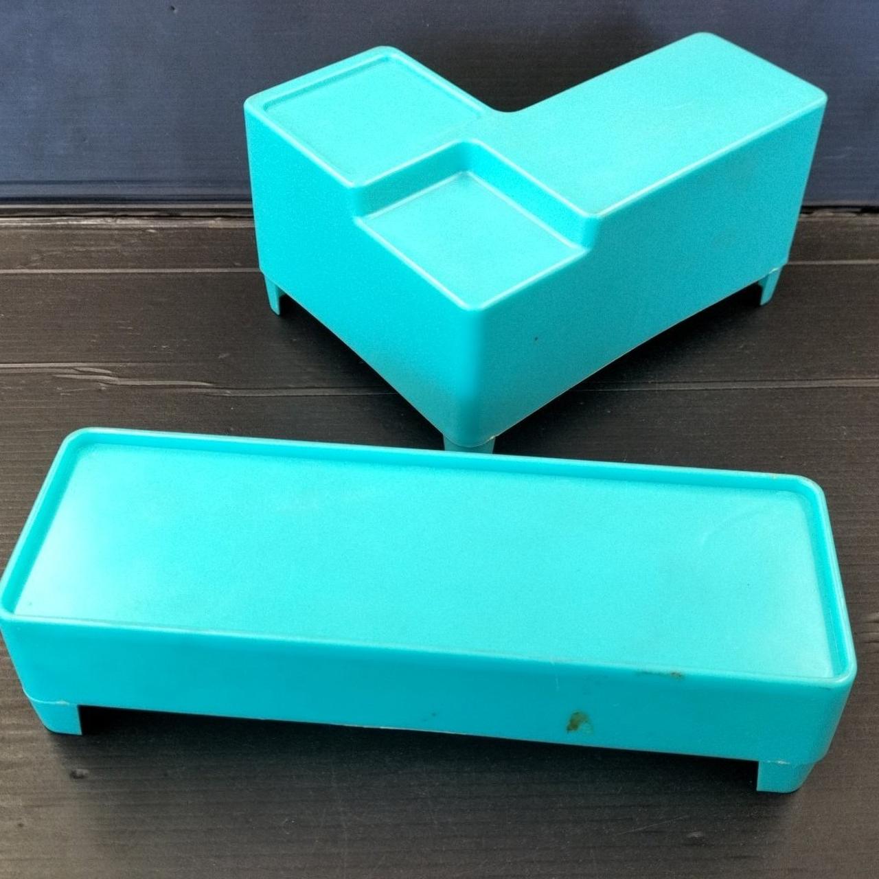 テープ跡があります。