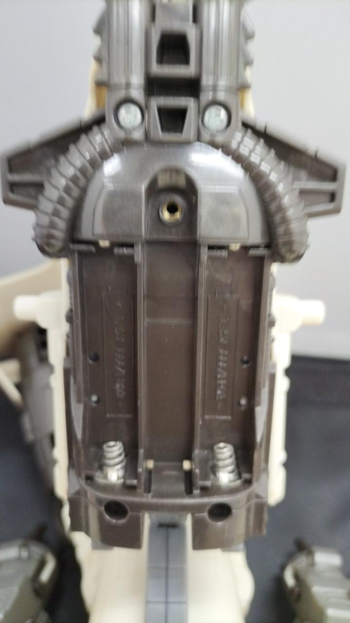 単4×2個必要です！