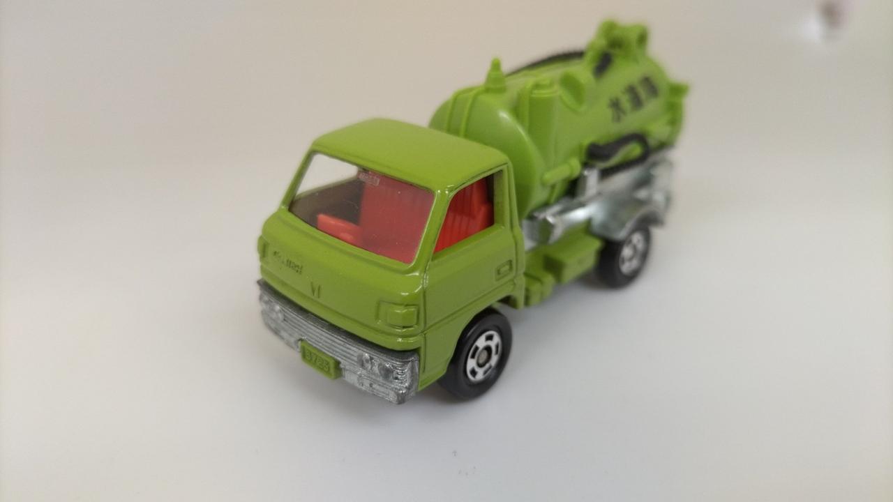 パッケージと異なり緑色です