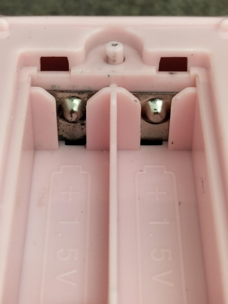 電池ケース液漏れ跡有