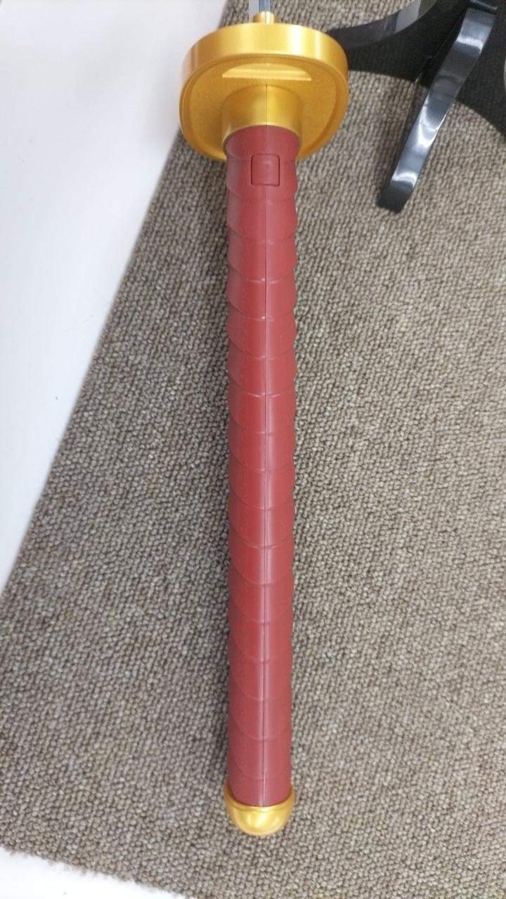 単4×3個必要です