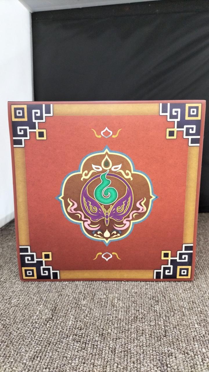 箱に傷、汚れあり