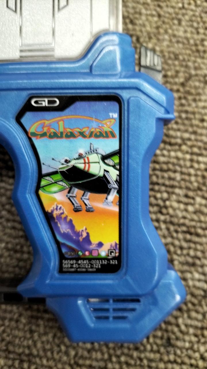 LR44×3個必要です