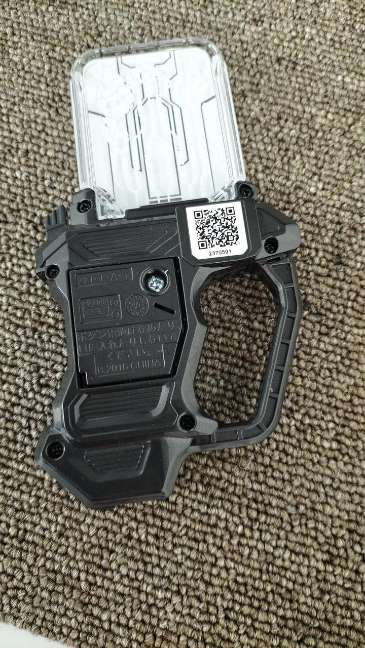 LR44×3個必要です